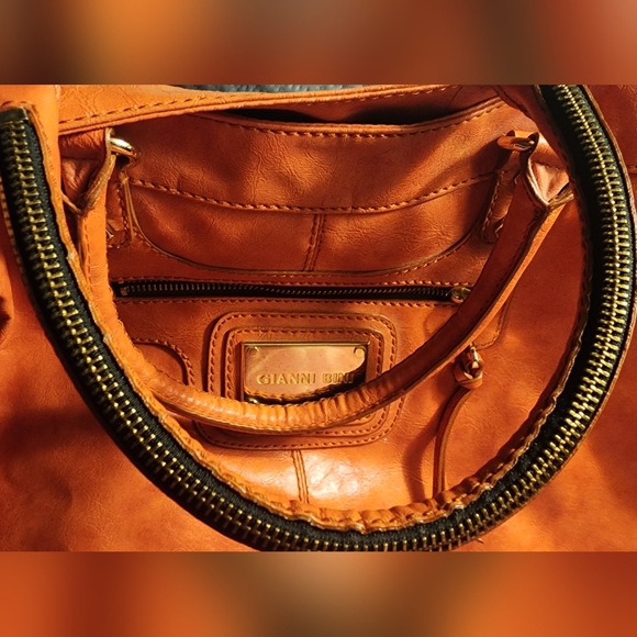 Gianni Bini burnt orange leather tote. Xl. - Picture 11 of 14